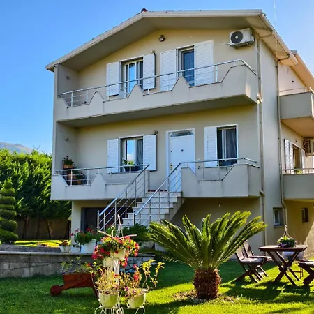 Ana's House Nyaraló Orikum