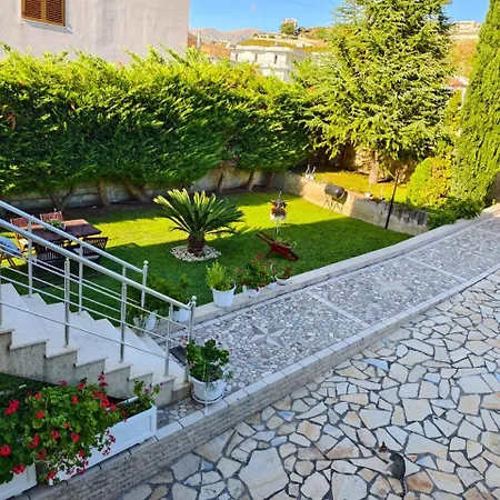 Nyaraló Ana's House *